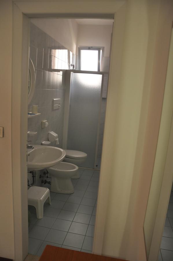 Albergo Larenzia Каттолика Экстерьер фото
